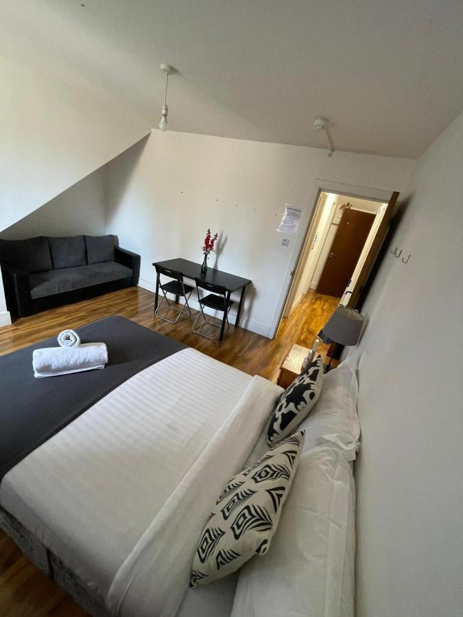 Sw16 Norbury Guesthouse Лондон Екстер'єр фото